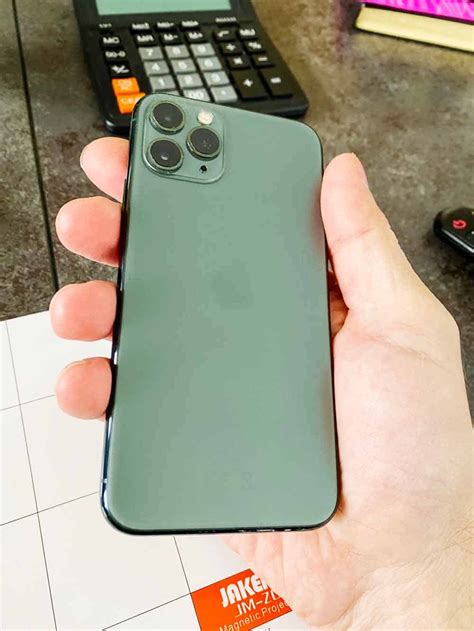 Замена заднего стекла IPhone 11 Pro Max цена 4490 оригинал