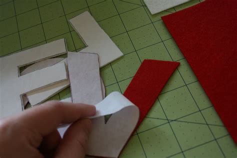 LOVE felt wall hanging tutorial