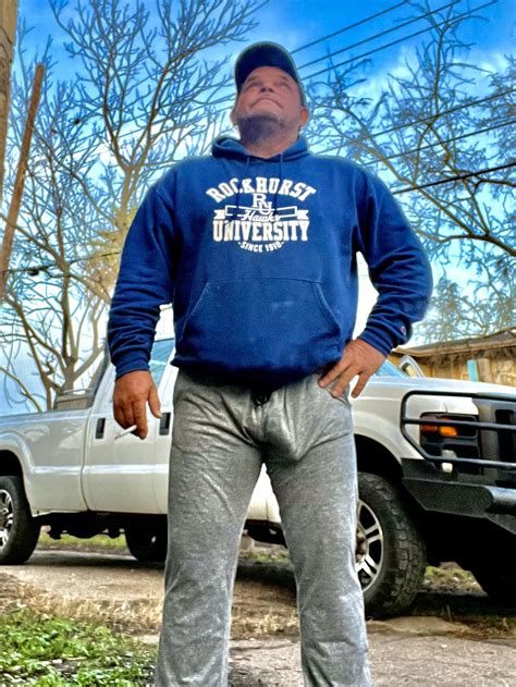 Happy Friday : r/bulginginpublic