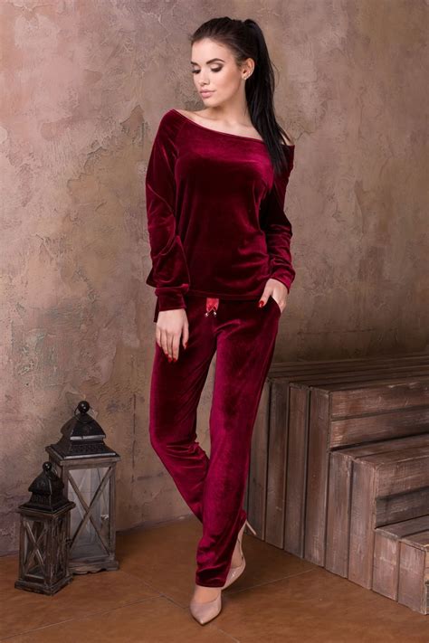 Бархатные костюмы (65 фото) - картинки и фото fashionhot.club