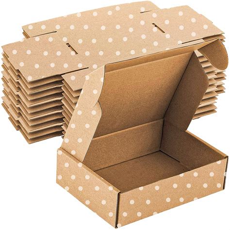 Business owners debate which small shipping box is most durable 22