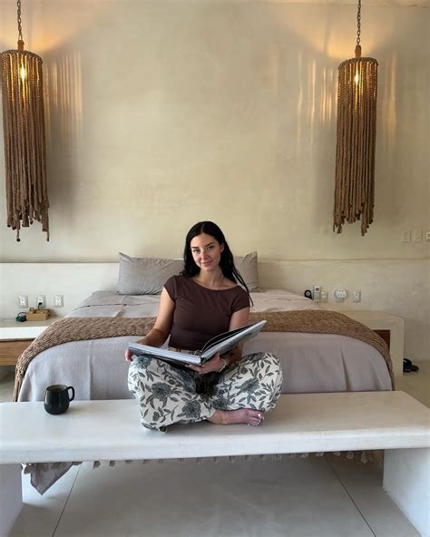 Morgan Vera - Morgan Vera added a new photo.