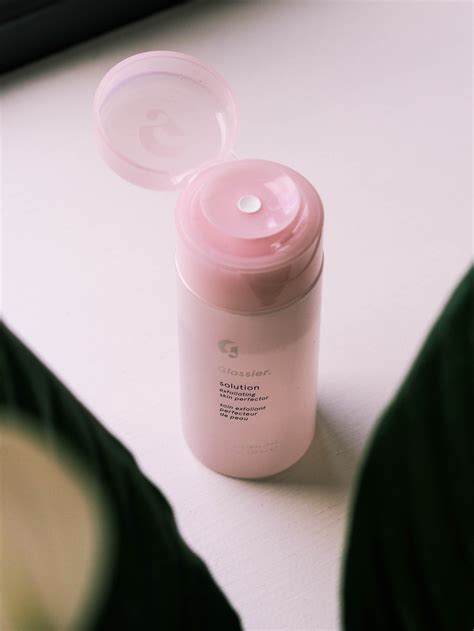 Glossier Solution: I jumped on the hype and now I regret it | rhianna