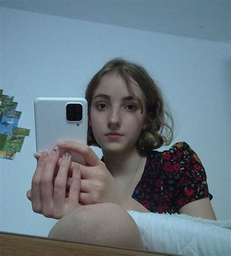 Mid Teen Mirror Selfies