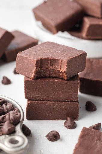 Easy Fudge Recipe - Live Well Bake Often