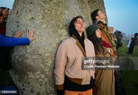 Stonehenge Summer Sunrise Photos and Premium High Res Pictures - Getty ...