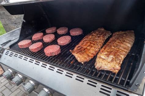 how long to grill ribs