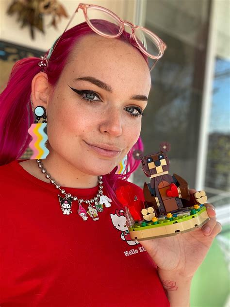 Really just wanna show off my new lego set : r/FreckledGirls