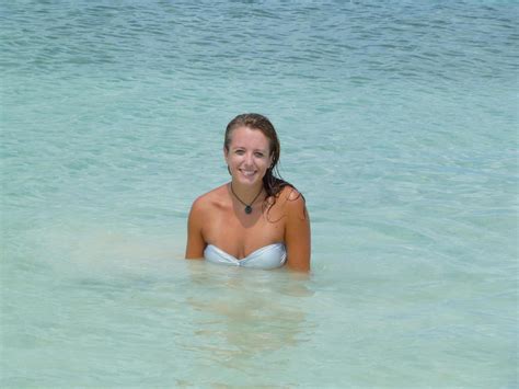 Extreme beach porn - Unbridled lust on the warm ground