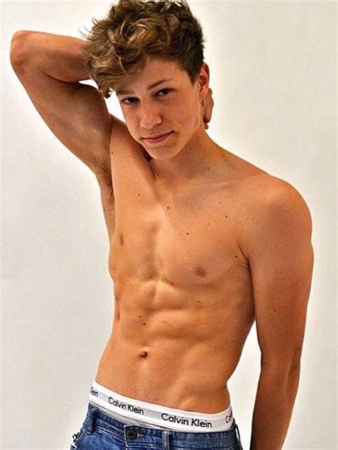 The Hottest Boys of Tumblr.com : Photo | Shirtless Boys | Pinterest