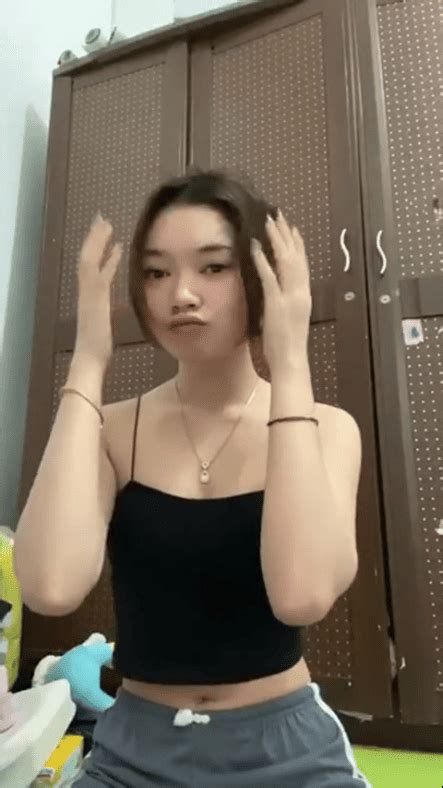 Bocil Indo pamer di depan kamera