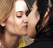 kissing lesbains gifs tenor