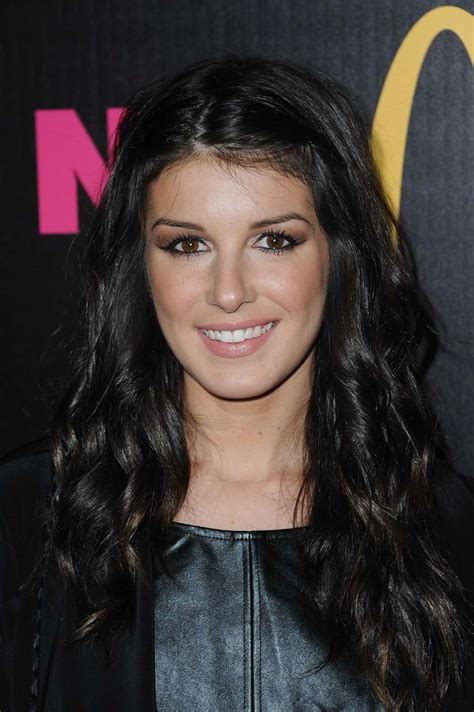 Hottest Canadian Actresses: List of Beautiful Celebrities from Canada