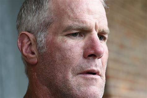 Brett Favre defamation claim spiked | Courthouse News Service