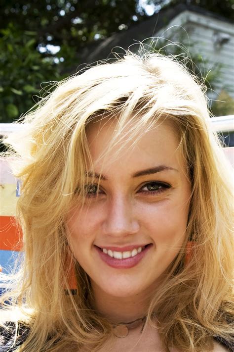Lovely smile of amber heard looking beautiful mobile wallpaper | Lovely ...