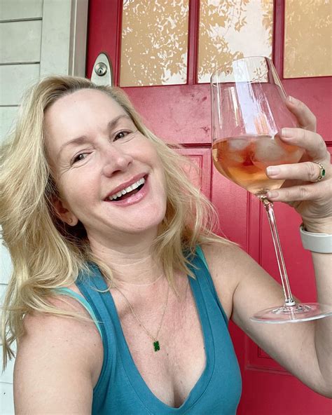 Angela Kinsey : r/CelebsArchive