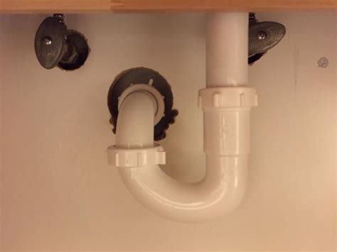 how to fix bathroom sink leak