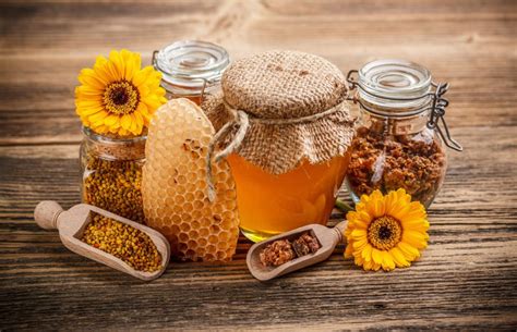 Продукты пчеловодства: виды, особенности использования при лечении и ...