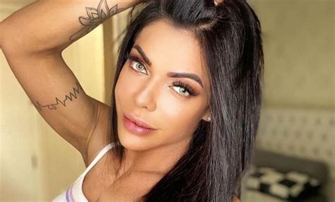 Suzy Cortez celebrates Lionel Messi's birthday with 'body paint', El ...