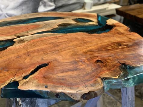 custom accent table queen baran design