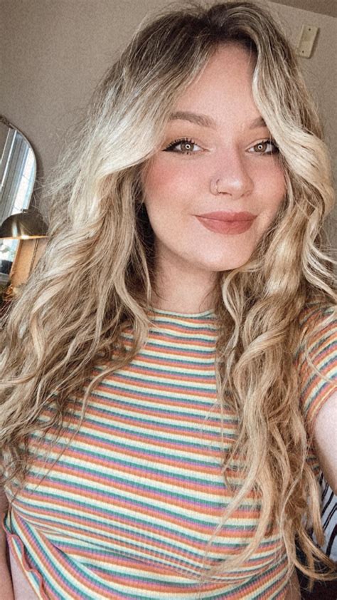 Will you follow me on insta and Twitter pretty please? ☺️ *link in