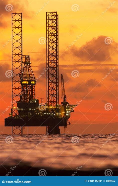 Oil Rig in the South China Sea Stock Image - Image of tugboat ...