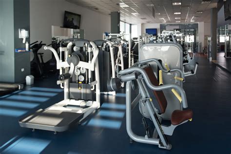 Top Considerations When Choosing a Public Gym | Gym Junkies