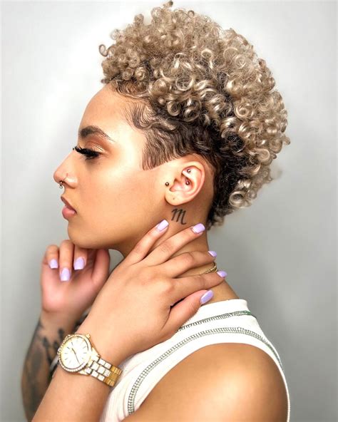 What Is a Rezo Cut? A Guide to the Curly Hair Technique 38