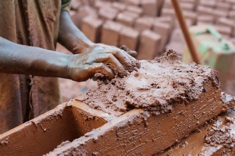 integrating mud bricks  sustainable approach  contemporary urban