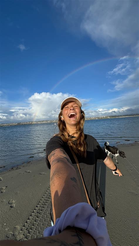 Abigail Martin | yeah uh i play guitar hehe 🌈🎸 #wlw | Instagram