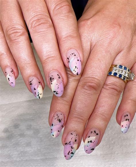 simple easter nail 9