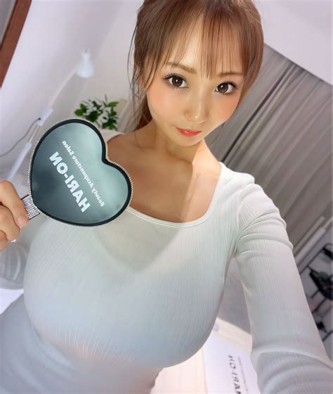 Natsuki Asami - Natsuki Asami added a new photo — in 中目黒.