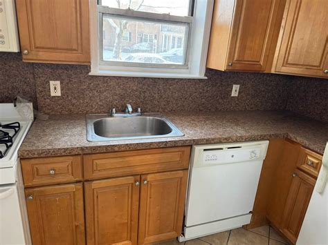 224-60 Horace Harding Expressway Sr S #2 in Oakland Gardens, Queens
