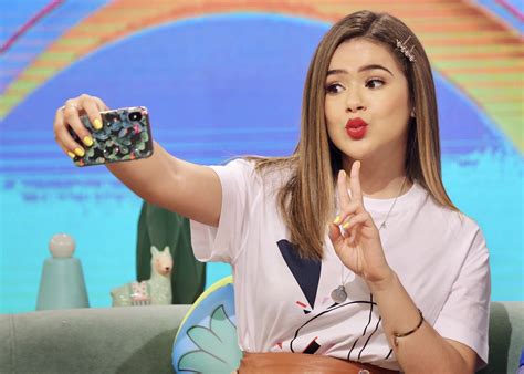 Maísa Silva se emociona durante coletiva de imprensa - OFuxico