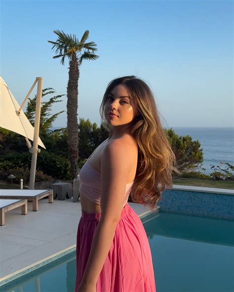 Madeleine Byrne | Pretending to be chic! | Instagram