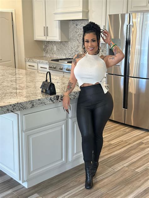 Itslovelymimi27 - Itslovelymimi27 added a new photo.