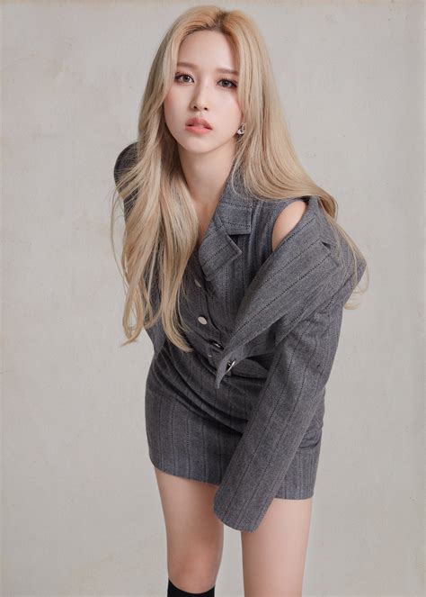 eyes wide open concept  style hdhqhr  pop