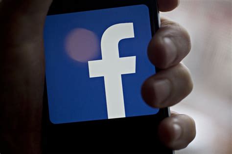 Facebook demande à ses utilisateurs français de noter les médias pour ...