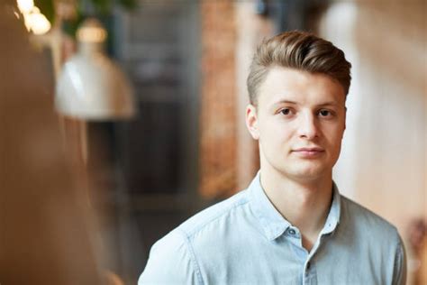 792 500+ Homme Russe Photos, taleaux et images libre de droits - iStock