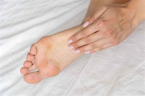 O Que Significa Pé Coçando - Sola do pé coçando: descubra o verdadeiro significado