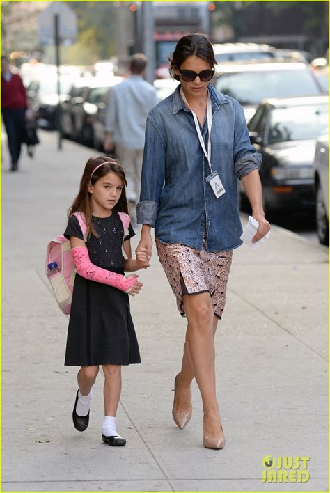Katie Holmes Takes Friday Morning Stroll with Suri!: Photo 2965875