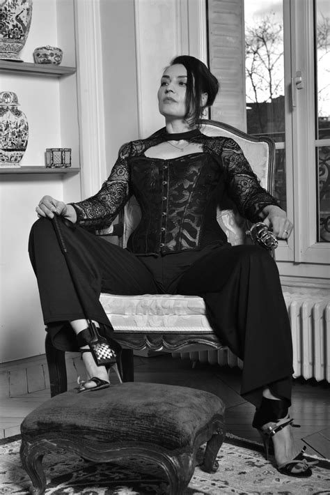 Dominatrice Lady Tri, Russian dominatrix in Paris