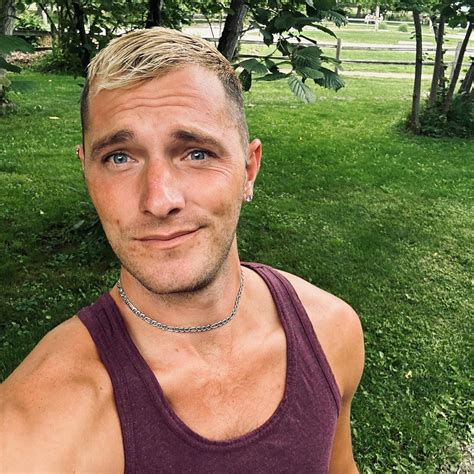 Taylor Barnes (@taylorhowiiee) • Instagram photos and videos