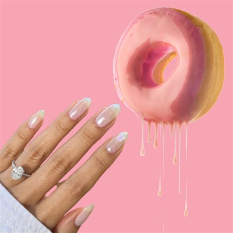 Sarah Hyland Marries Wells Adams in a "Glazed-Donut" Manicure ...