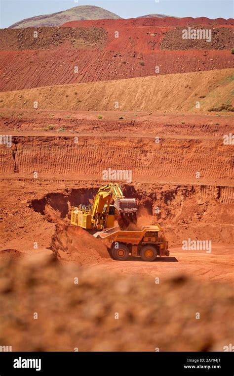 Iron Ore Mine, Pilbara, Western Australia Stock Photo - Alamy