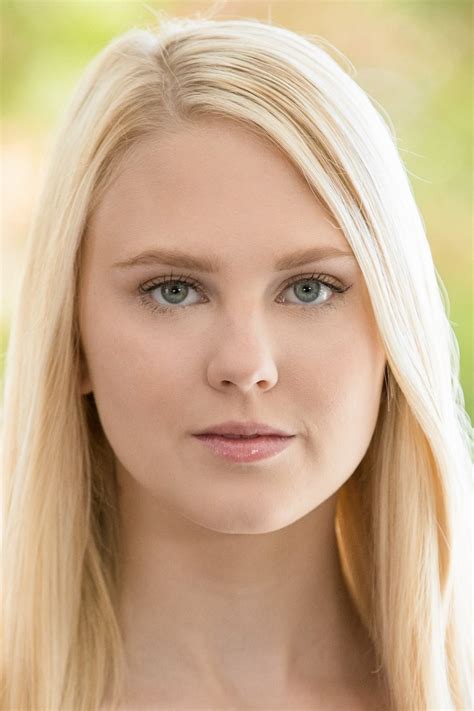 Lily Rader (52 фото)