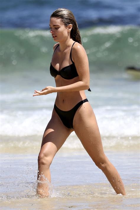 Sophia Vantuno on Bondi Beach in Sydney 12/21/2022 • CelebMafia