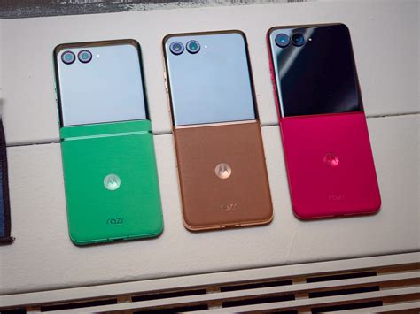 Motorola Razr Ultra 2025 vs Galaxy Z Flip 6: what a difference one year