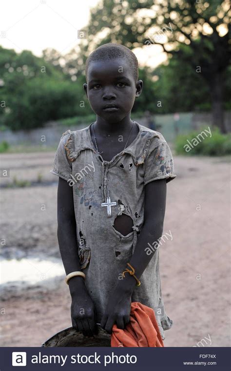 SOUTH-SUDAN Lakes state, Rumbek, Dinka child with cross / SUED-SUDAN ...