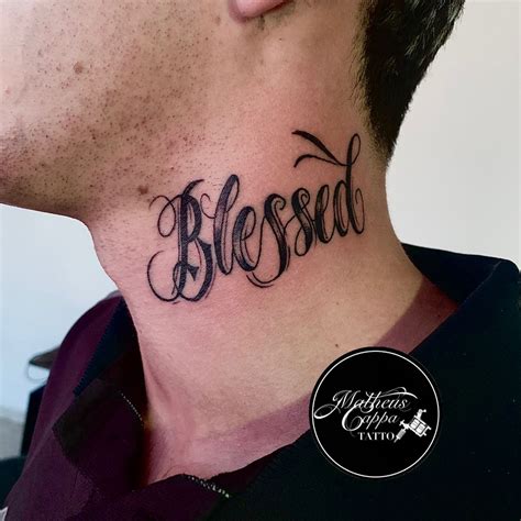 Blessed Tatuagem Pescoço